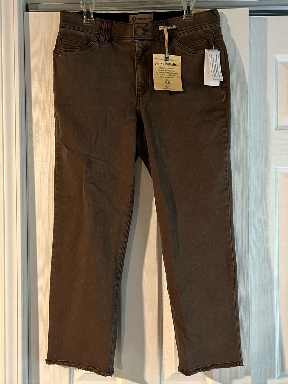 Democracy NWT Brown High-Rise Slim Straight Jeans